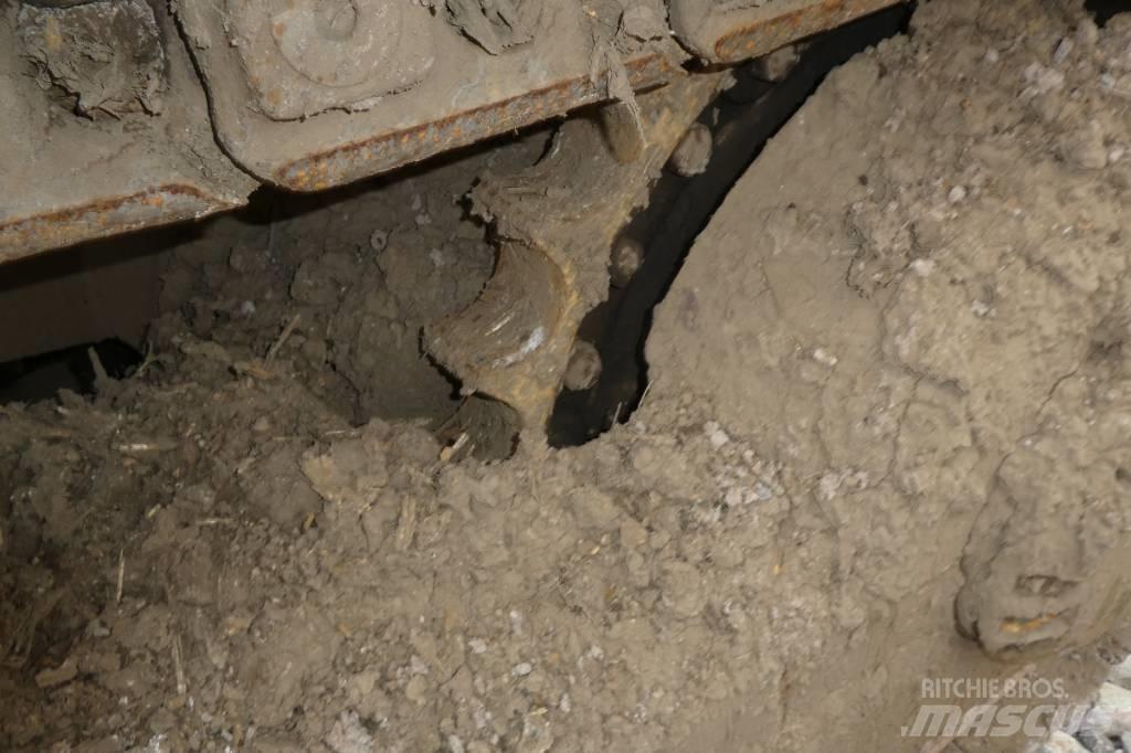 CAT D 8 H بلدوزرات مجنزرة