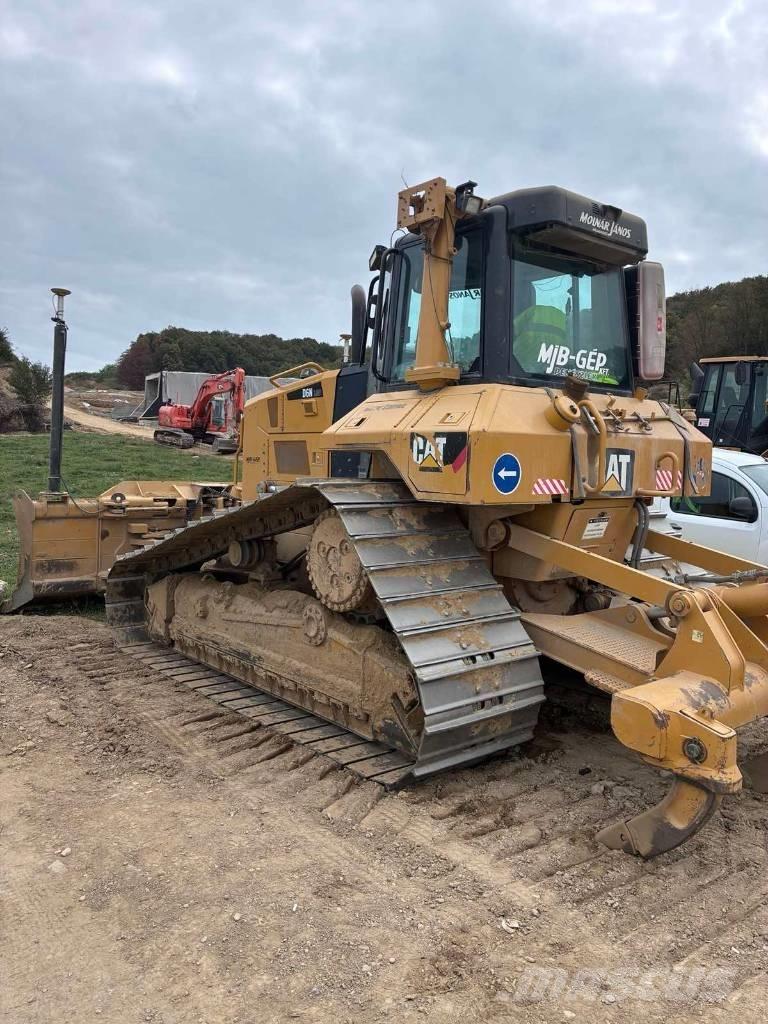 CAT D 6 N LGP بلدوزرات مجنزرة