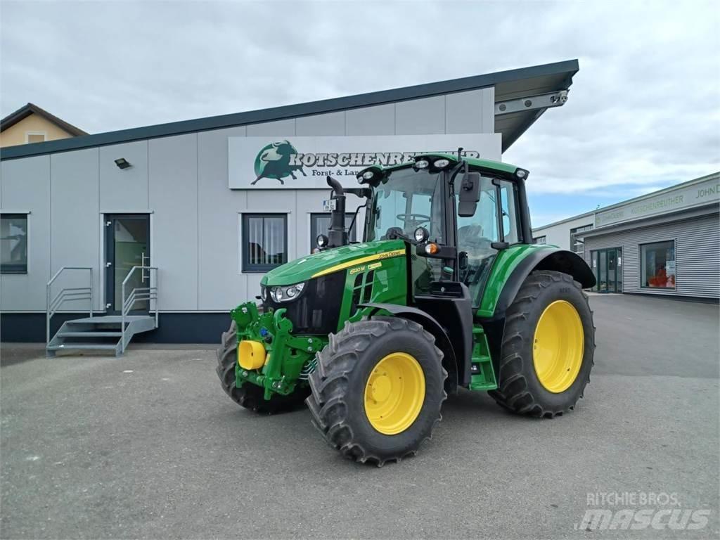 John Deere 6120M الجرارات