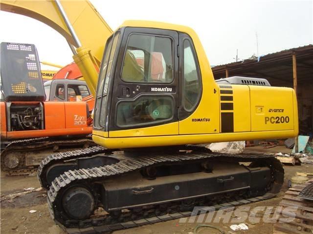 Komatsu PC 200 حفارات زحافة
