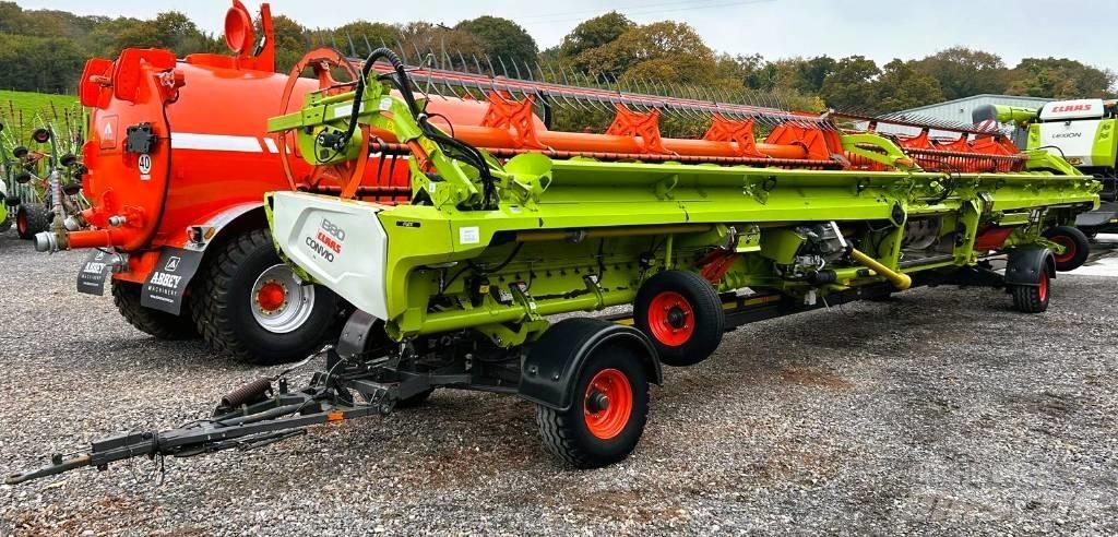 CLAAS Lexion 8900 TT حصادات