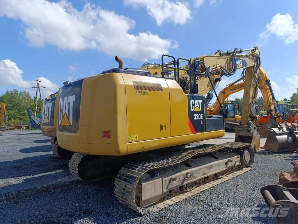 CAT 320 EL حفارات زحافة