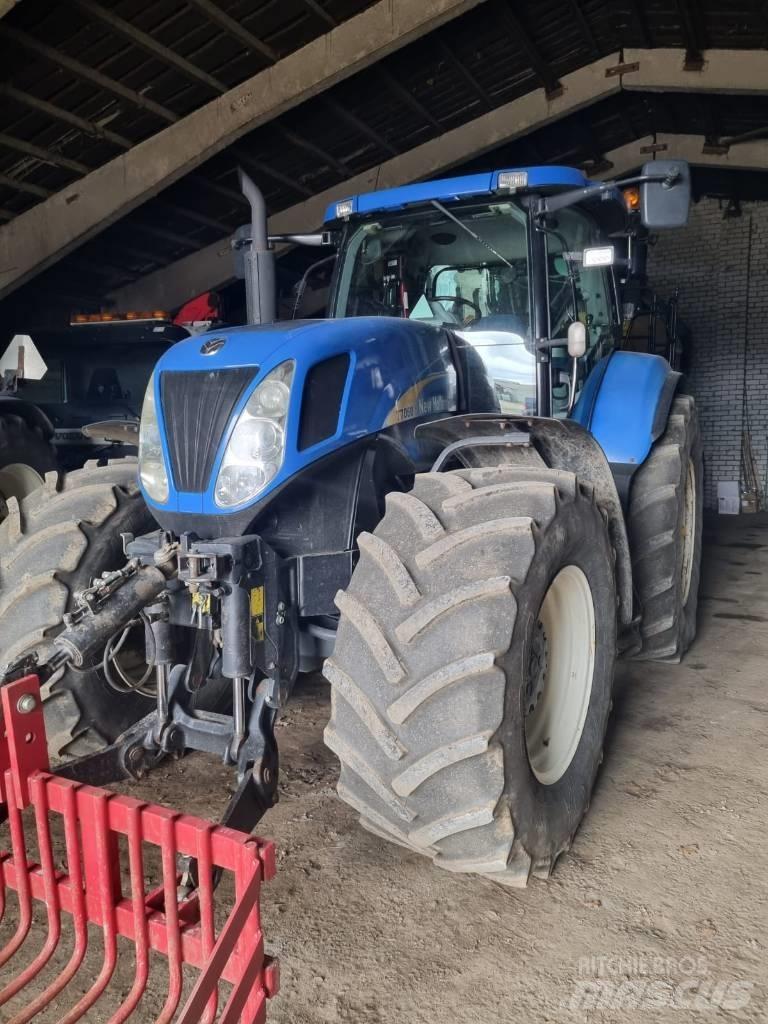 New Holland T 7060 الجرارات