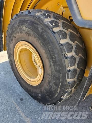 CAT 962 H لوادر بعجل