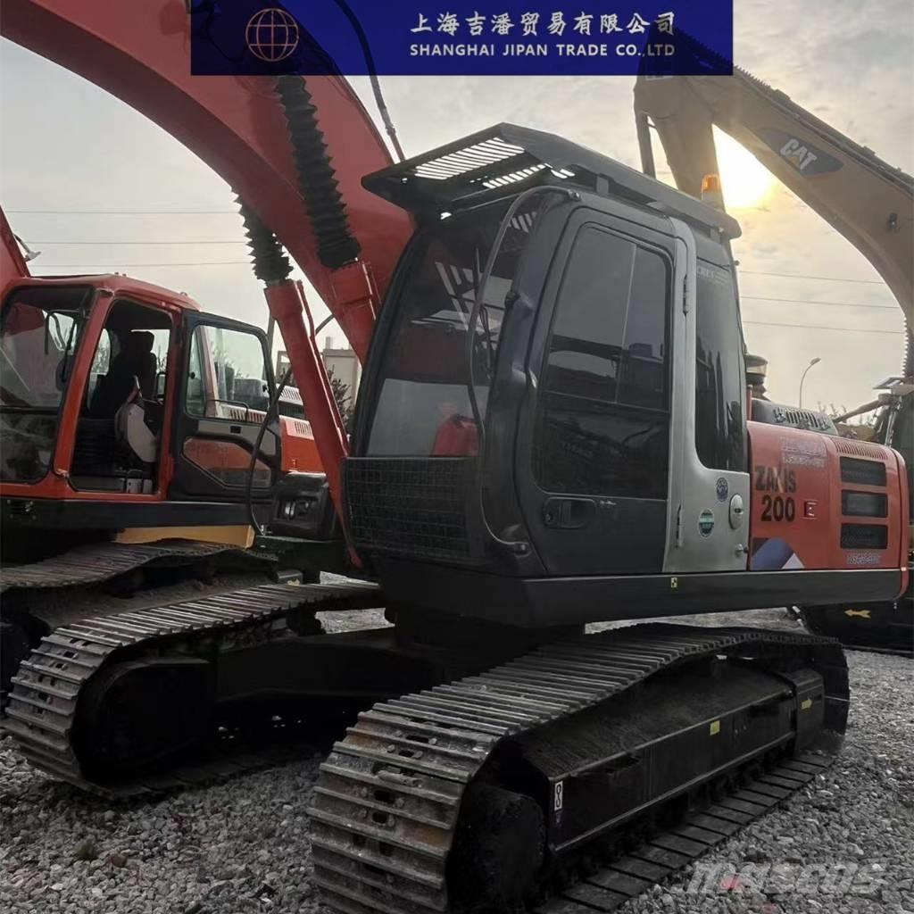 Hitachi ZX 200 حفارات زحافة