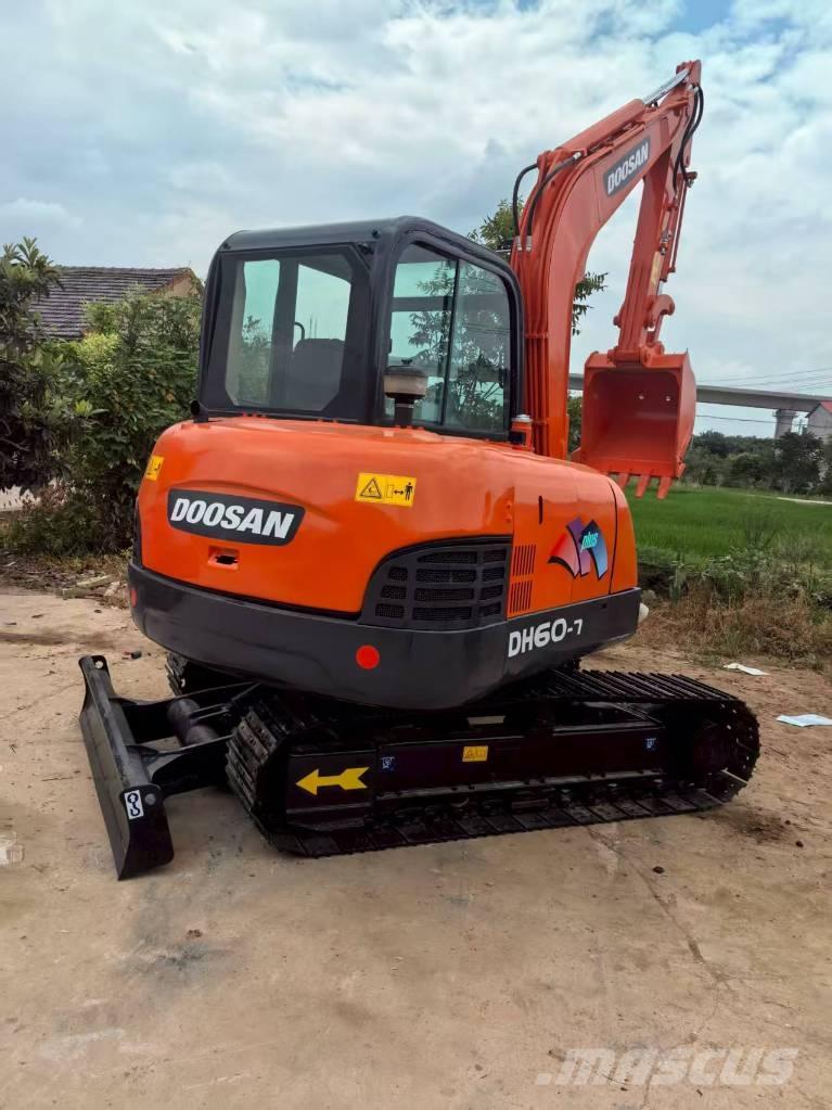 Doosan DH 60 حفارات صغيرة أقل من 7 طن (حفارات صغيرة)
