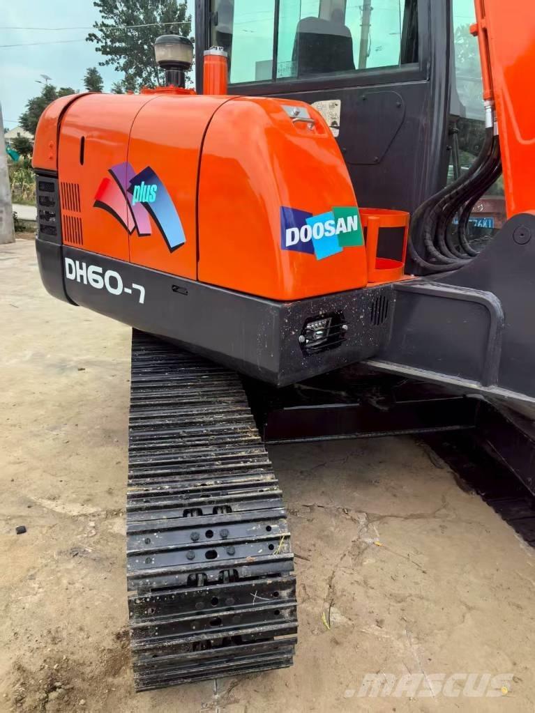 Doosan DH 60 حفارات صغيرة أقل من 7 طن (حفارات صغيرة)
