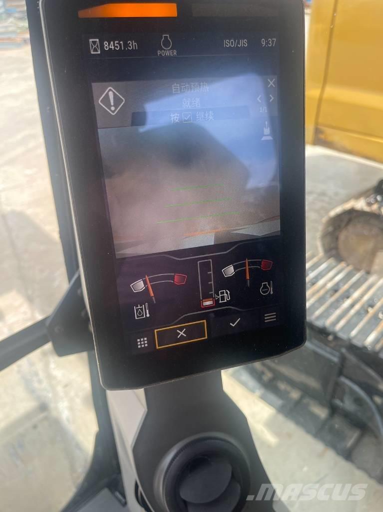 CAT 320GC حفارات زحافة