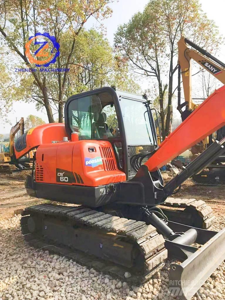 Doosan DX 60 حفارات صغيرة أقل من 7 طن (حفارات صغيرة)