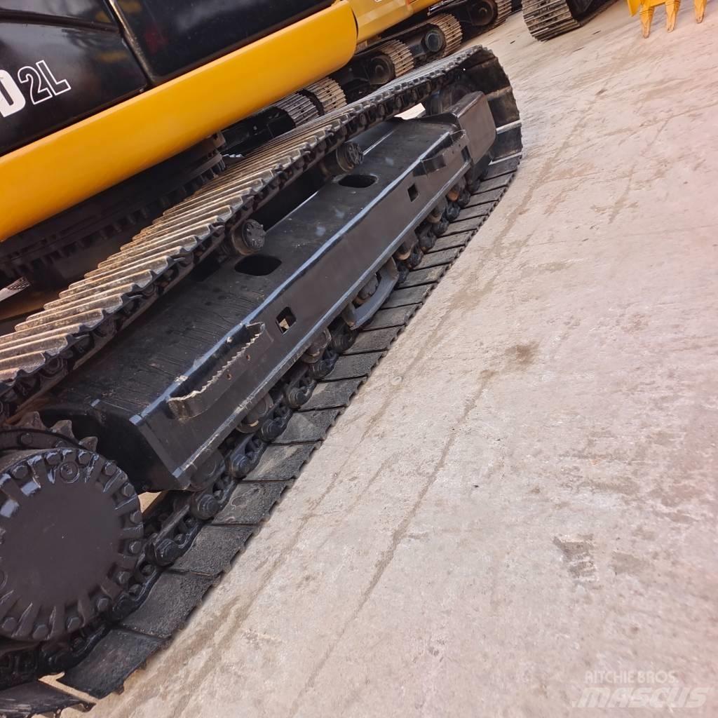 CAT 320DL حفارات زحافة