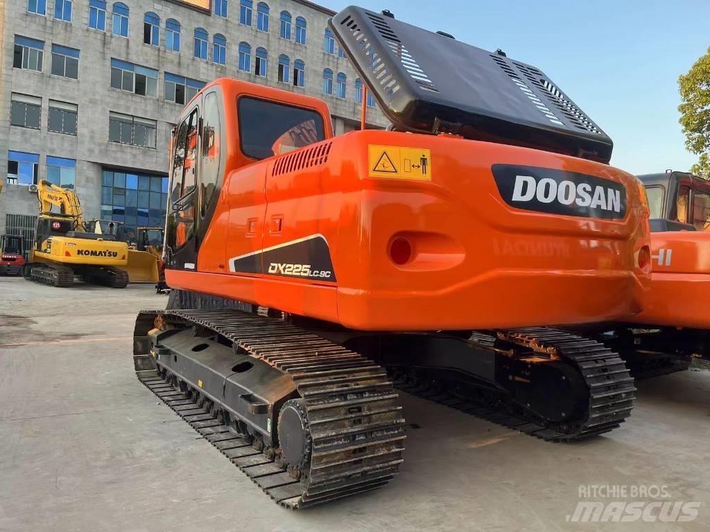 Doosan DX 225LC-9C حفارات زحافة