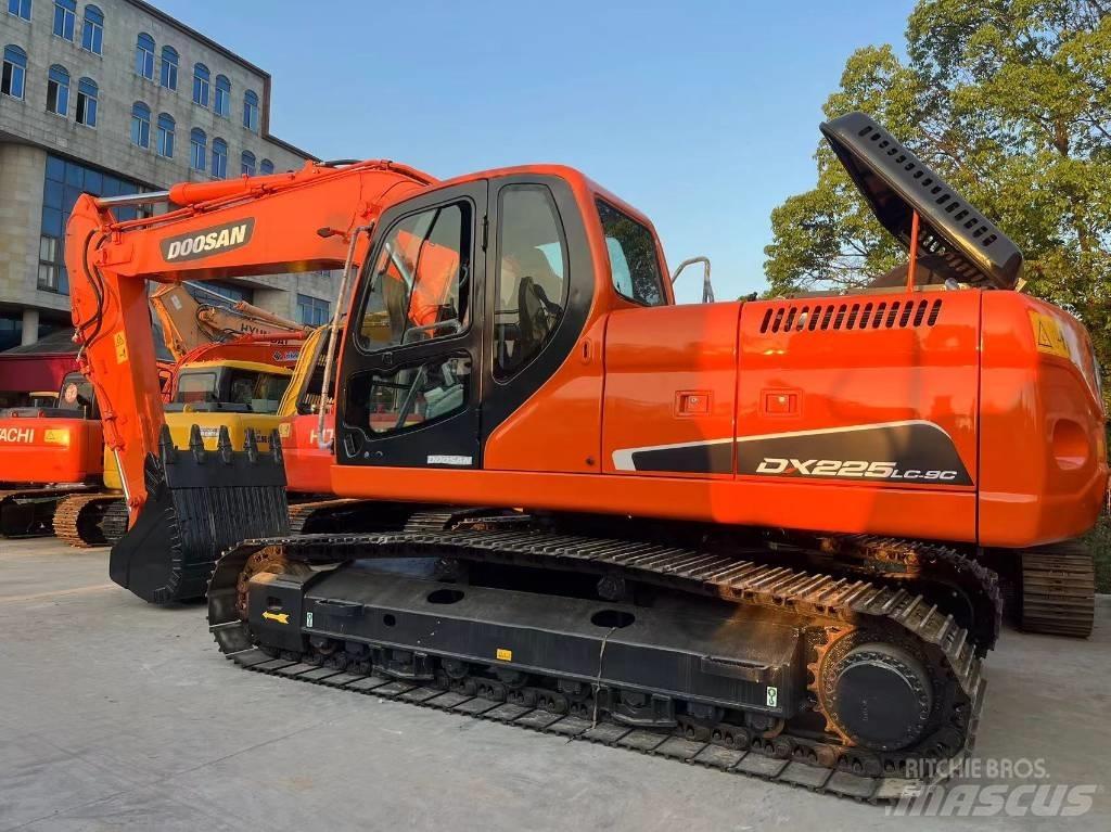 Doosan DX 225LC-9C حفارات زحافة