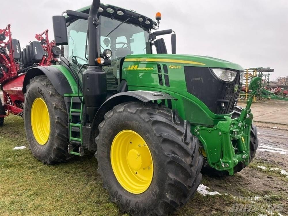 John Deere 6250 R الجرارات