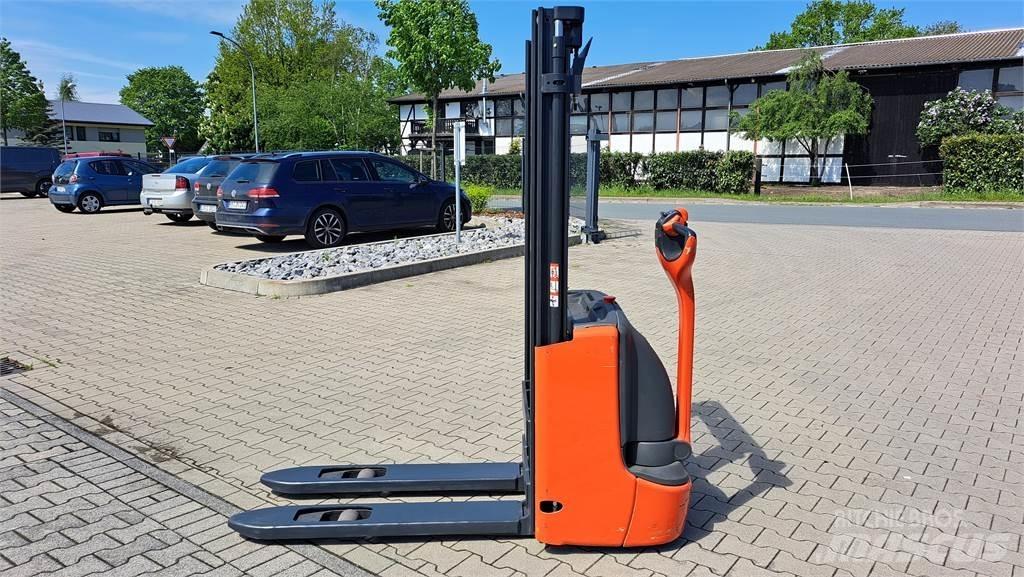 Linde L12- BR1172 معدات التكديس الجوالة