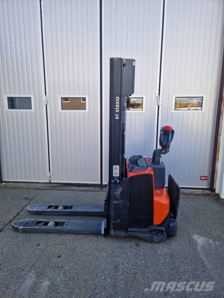 BT SWE 120 L.  57 tim معدات التكديس الجوالة