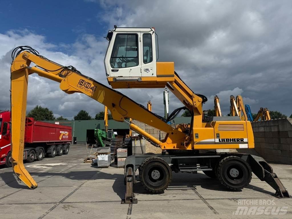 Liebherr A 904 مناولات المخلفات / مناولات صناعية