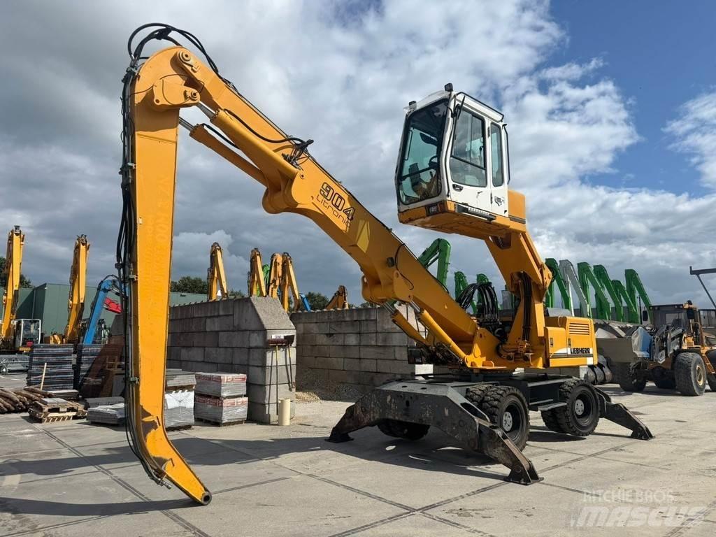 Liebherr A 904 مناولات المخلفات / مناولات صناعية