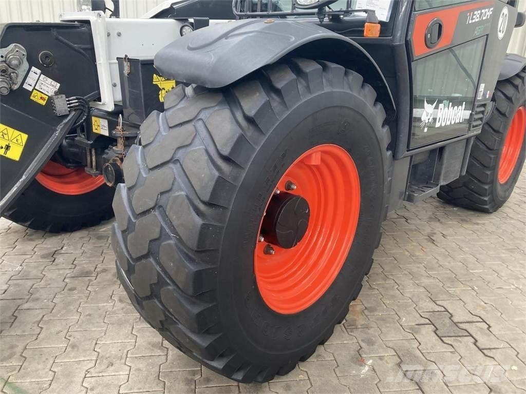 Bobcat TL 38.70 HF معدات مناولة لأغراض الزراعة