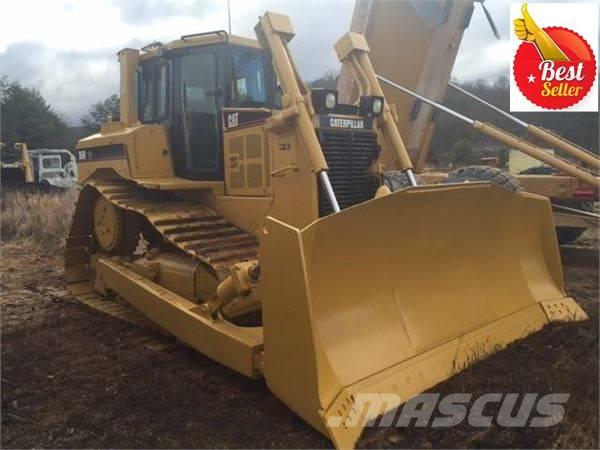 CAT D 6 R بلدوزرات مجنزرة