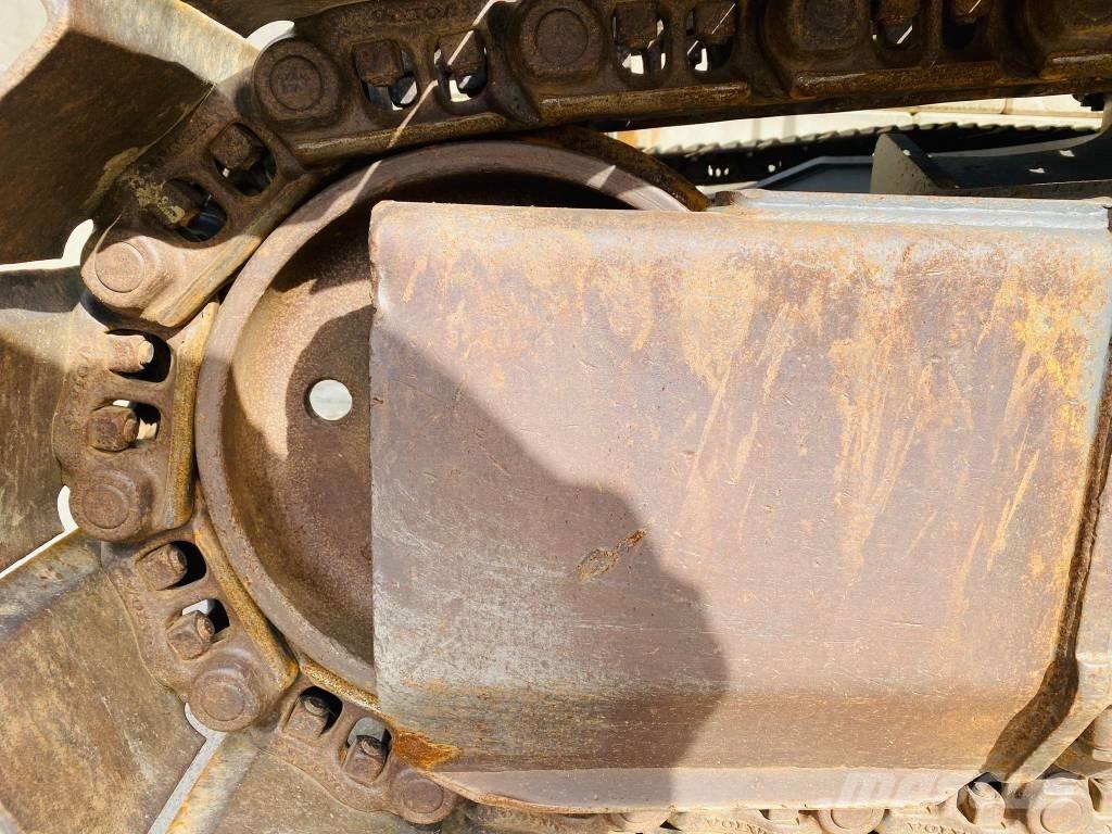Volvo EC 250 D N L حفارات زحافة