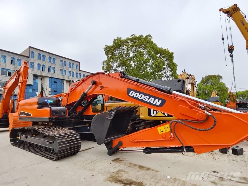 Doosan DX 225 LC حفارات زحافة