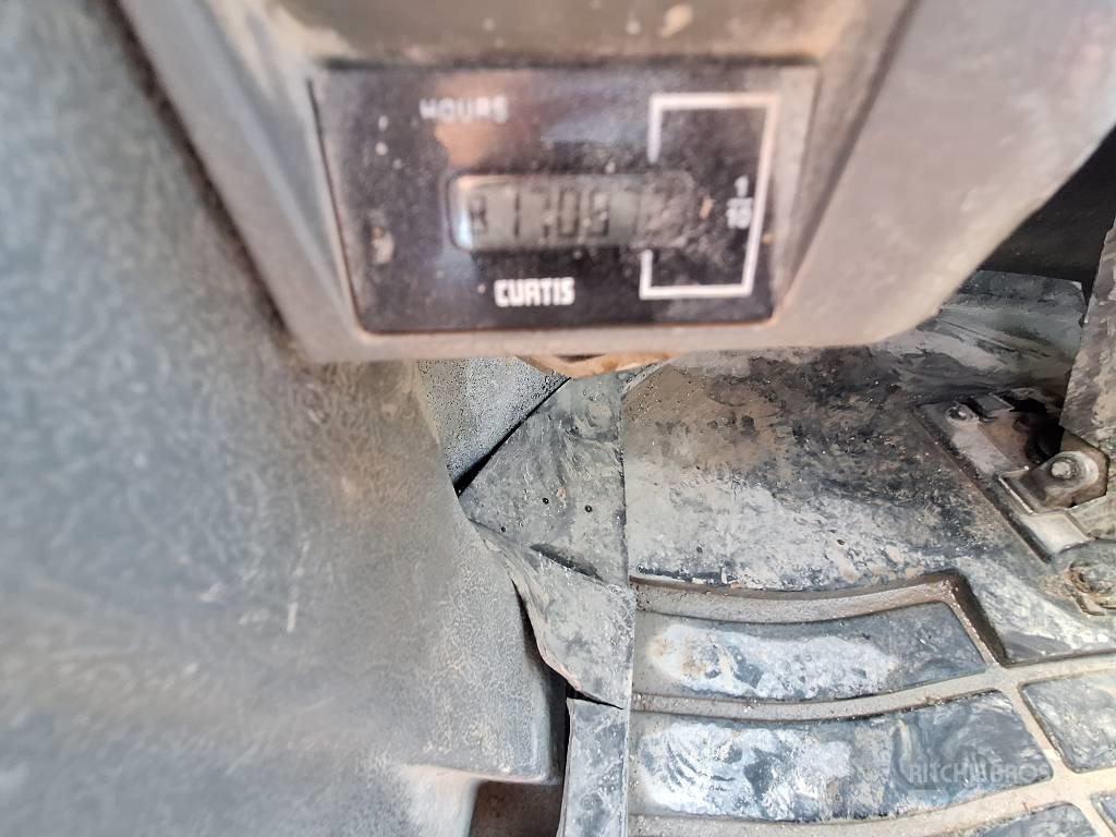 Doosan DL 300 لوادر بعجل
