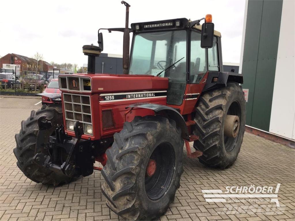 Case IH 1255 الجرارات
