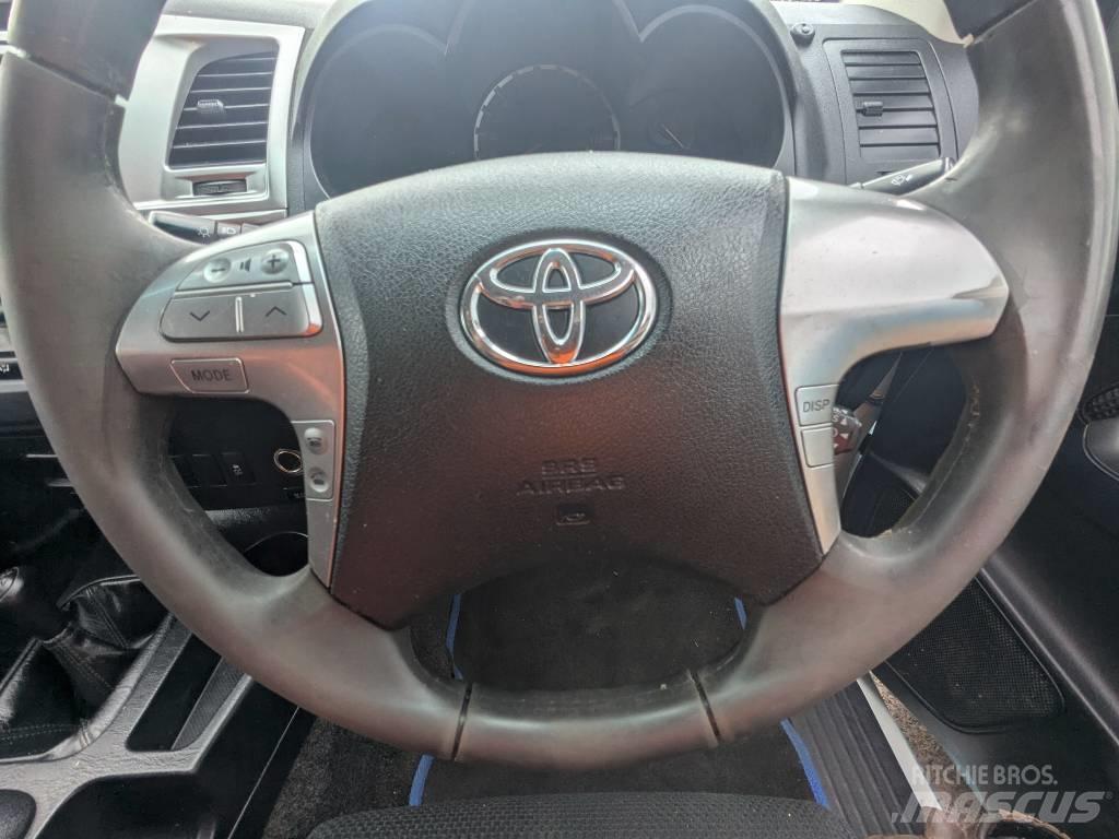 Toyota Hilux شاحنات خفيفة/مفصلية الجوانب