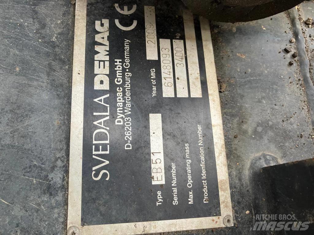 Demag DF 115 C معدات السفلتة