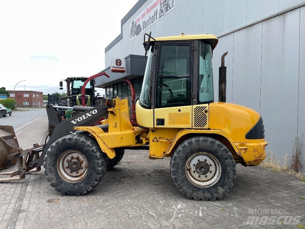 Volvo L 30 B لوادر بعجل