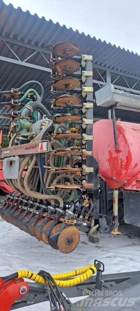 Livakka 16,5 m3 صهاريج الملاط