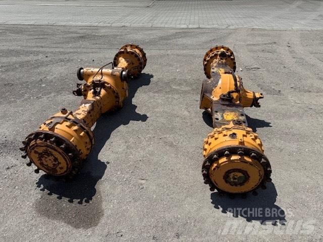CASE 821 E AXLES محور العجلة