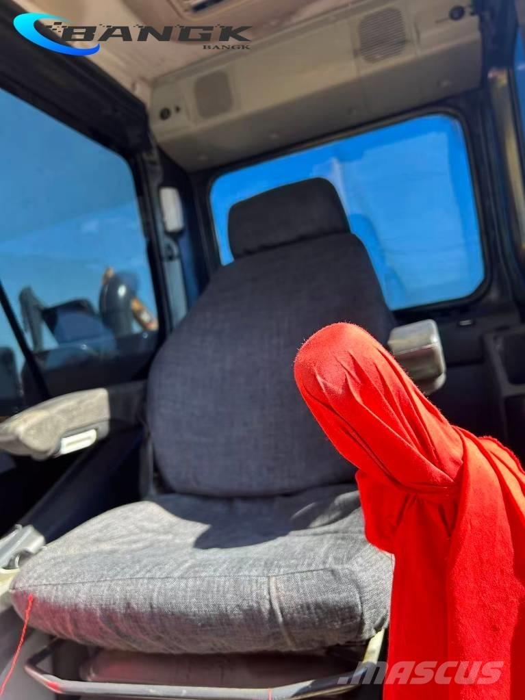 Komatsu pc130 حفارات زحافة