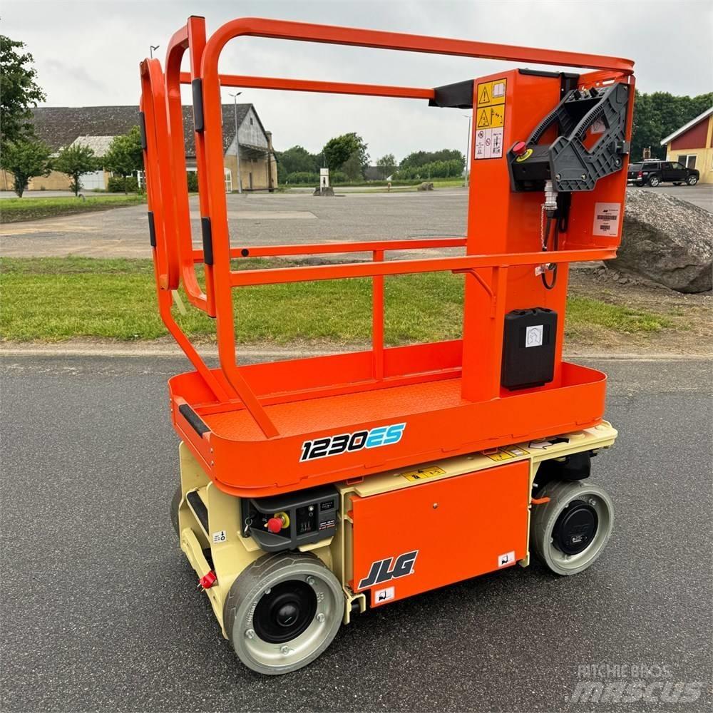 JLG 1230 ES رافعات السارية الرأسية
