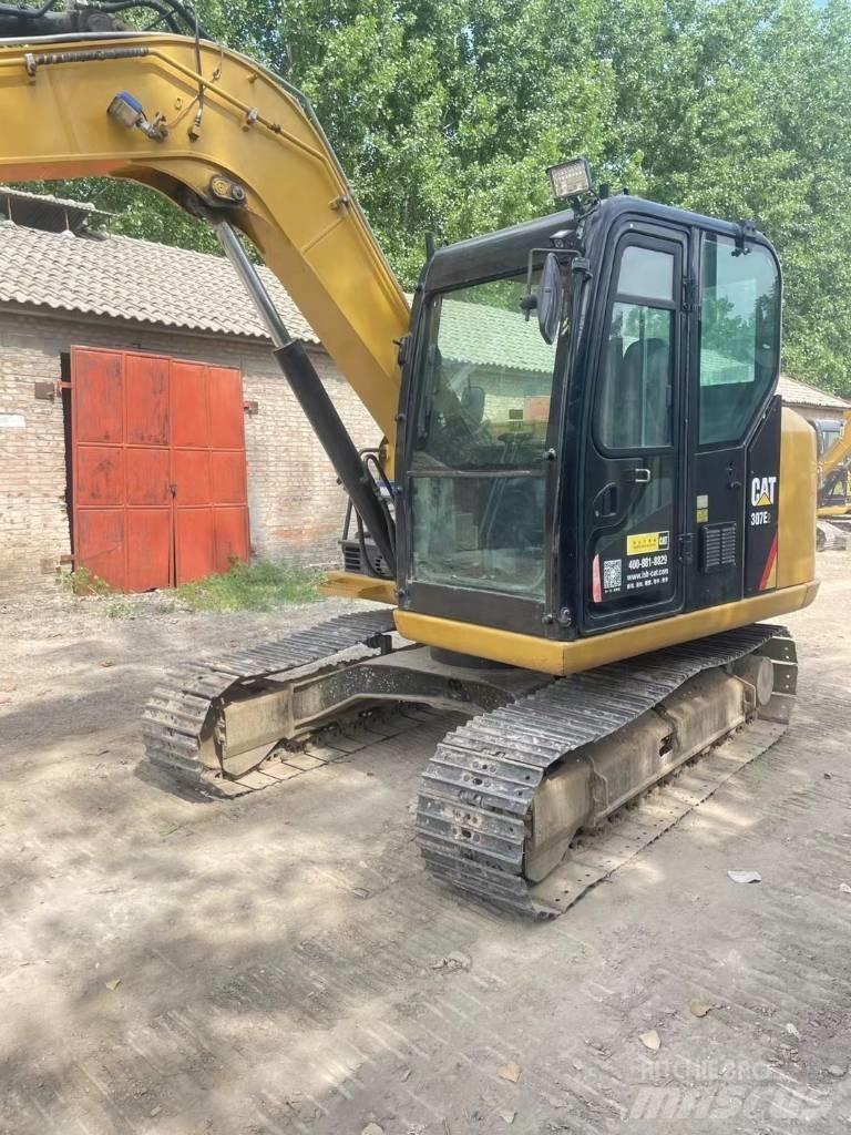 CAT 307 E2 حفارات زحافة