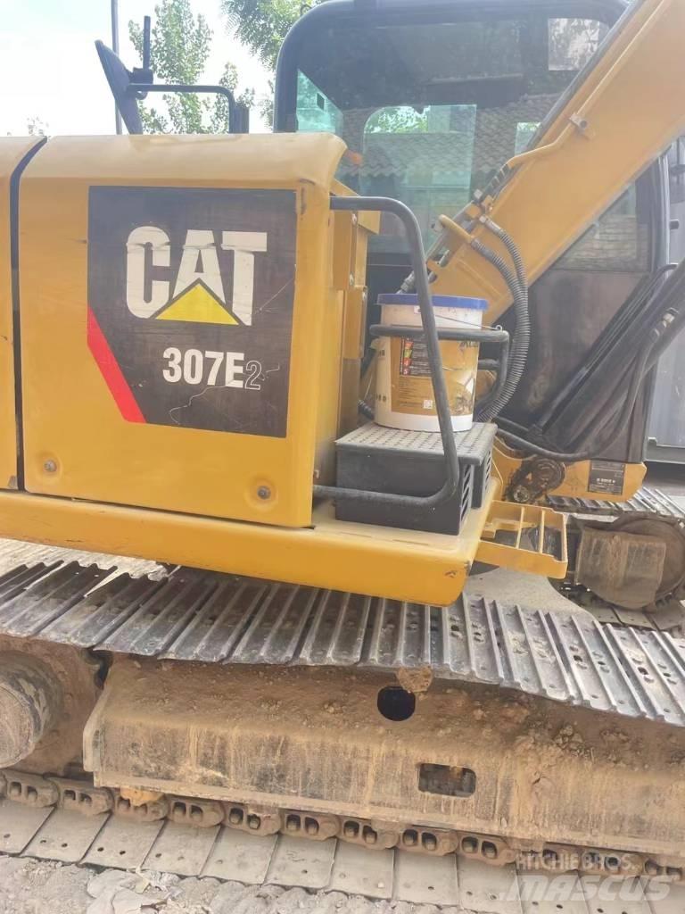 CAT 307 E2 حفارات زحافة