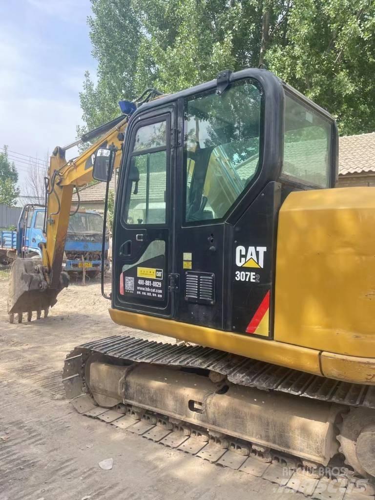 CAT 307 E2 حفارات زحافة