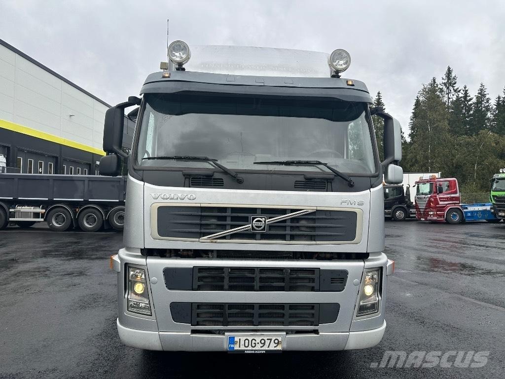 Volvo FM9 300 4x2 شاحنات ذات هيكل صندوقي