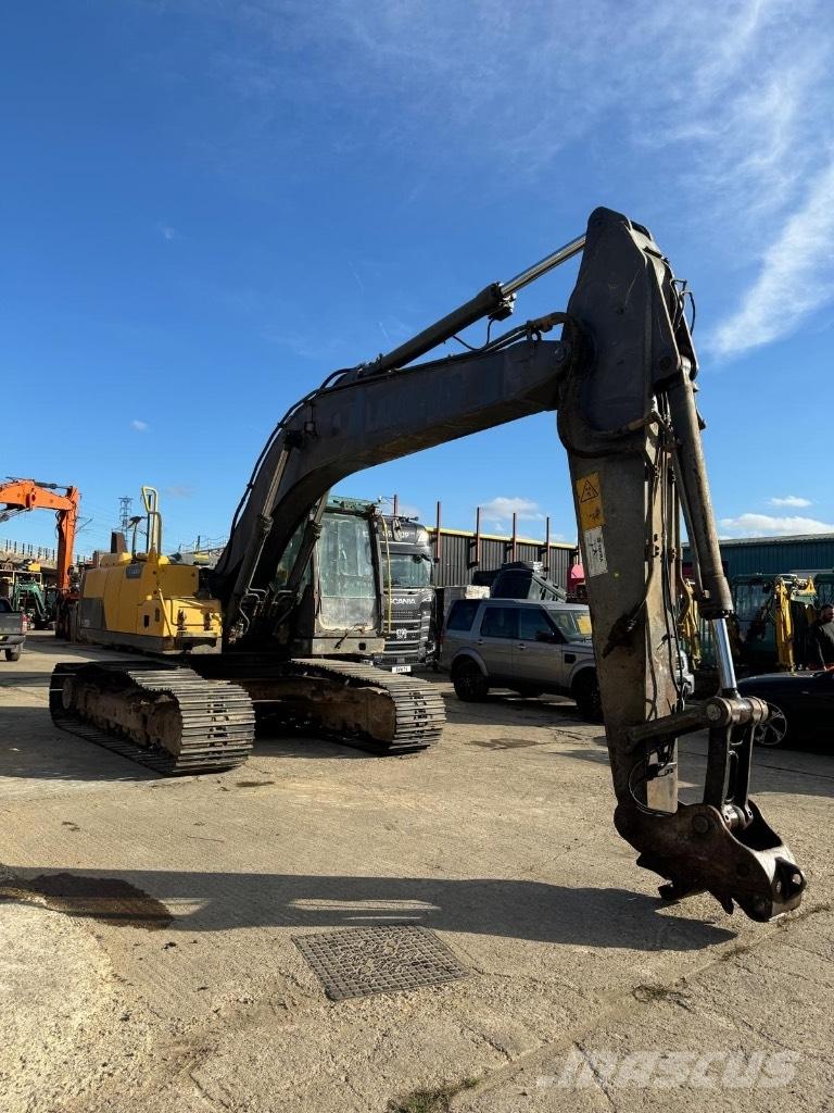 Volvo EC 220 DL حفارات زحافة