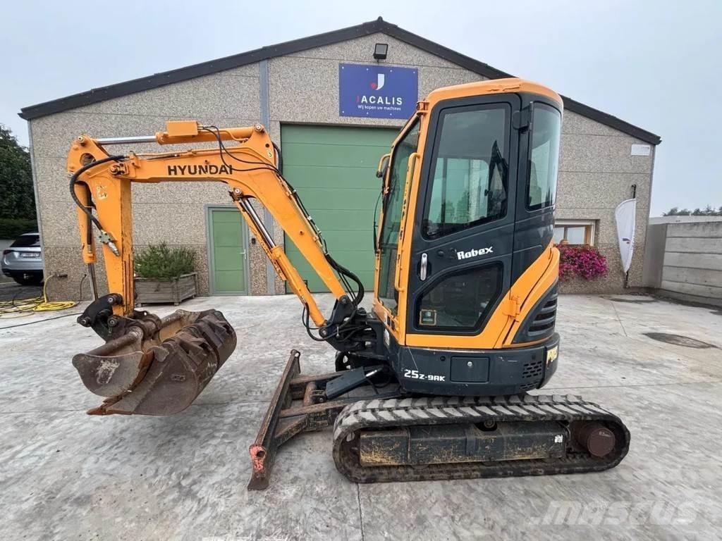 Hyundai R25Z حفارات صغيرة أقل من 7 طن (حفارات صغيرة)