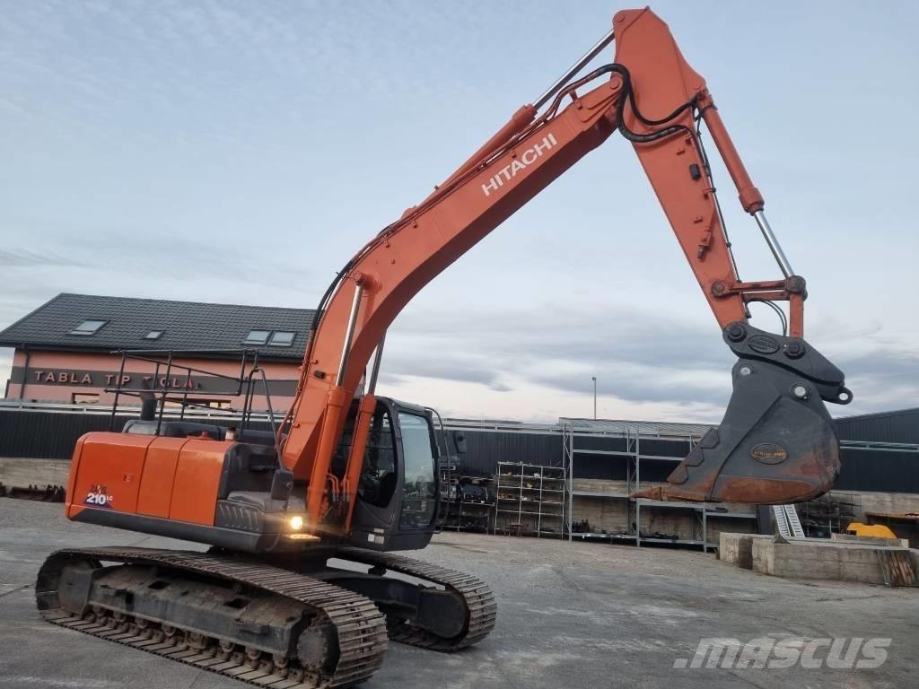 Hitachi 210 حفارات زحافة