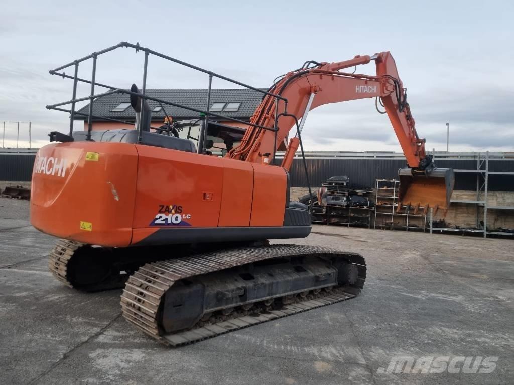 Hitachi 210 حفارات زحافة
