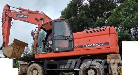 Doosan DX 210 W حفارات بعجل
