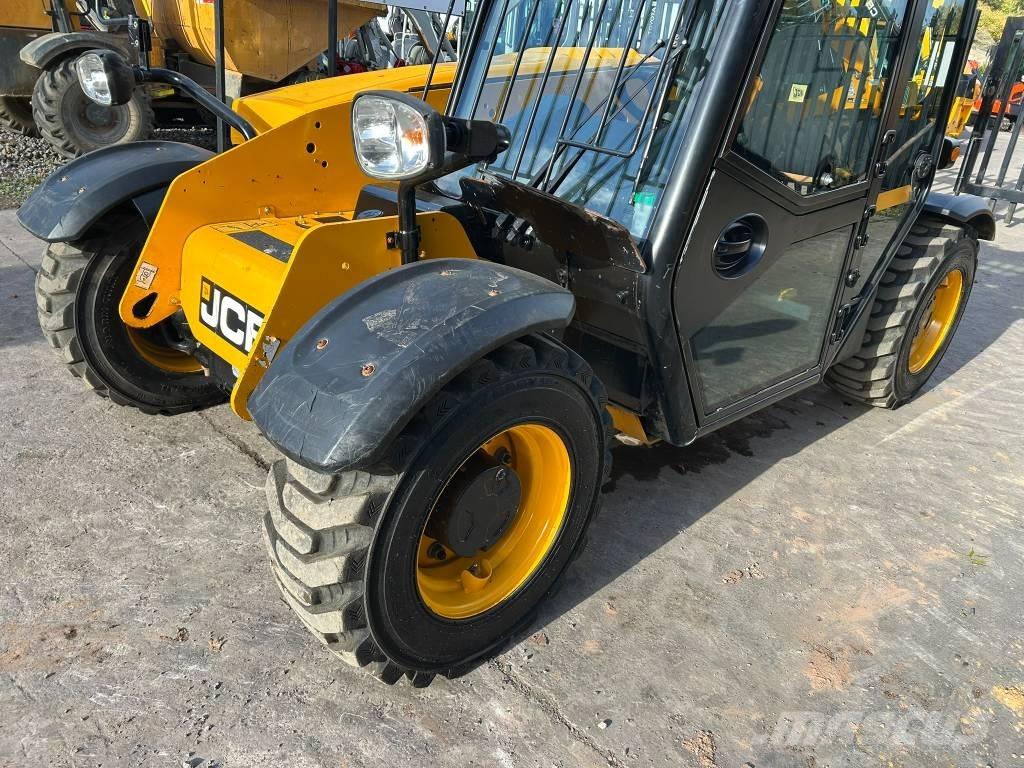 JCB 525-60 مناولات متداخلة