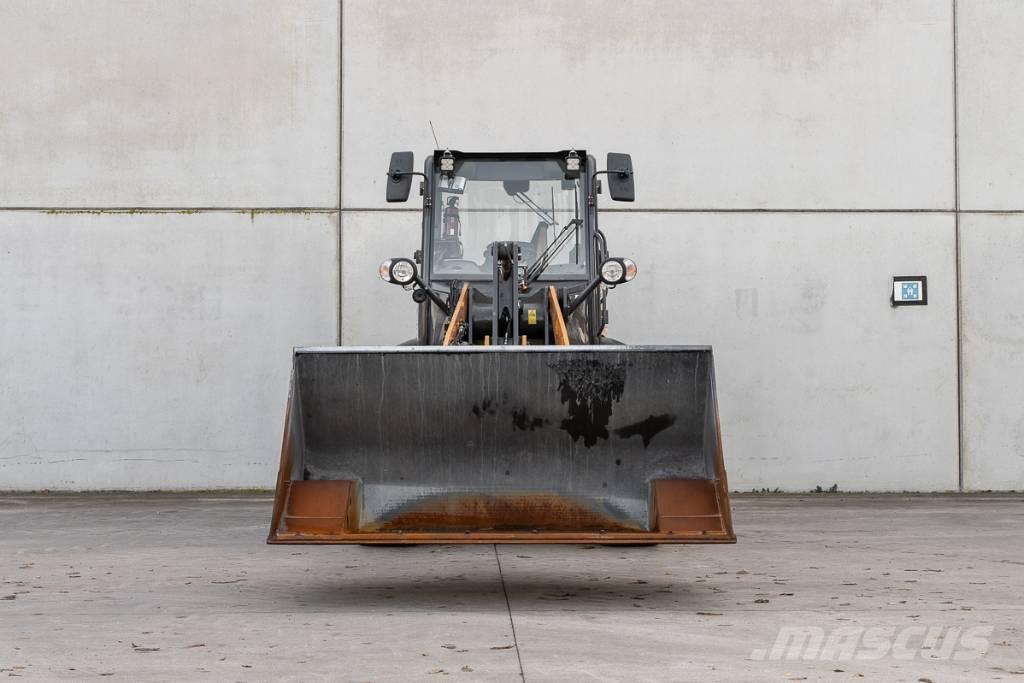 CASE 321 F لوادر بعجل