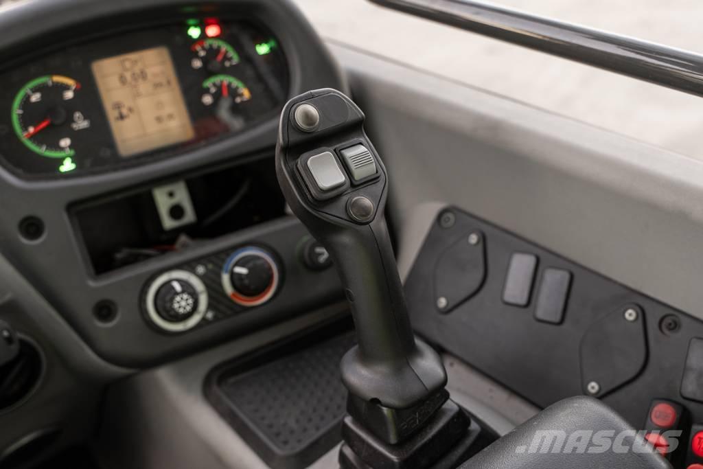 CASE 321 F لوادر بعجل