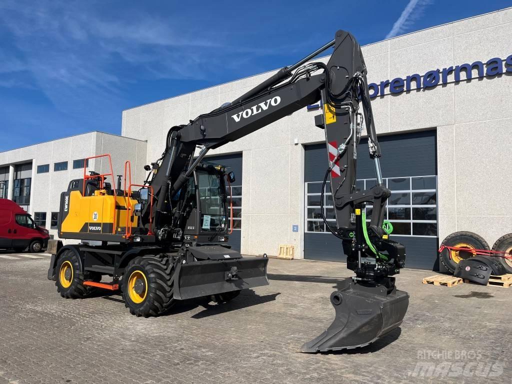 Volvo EW160E حفارات بعجل