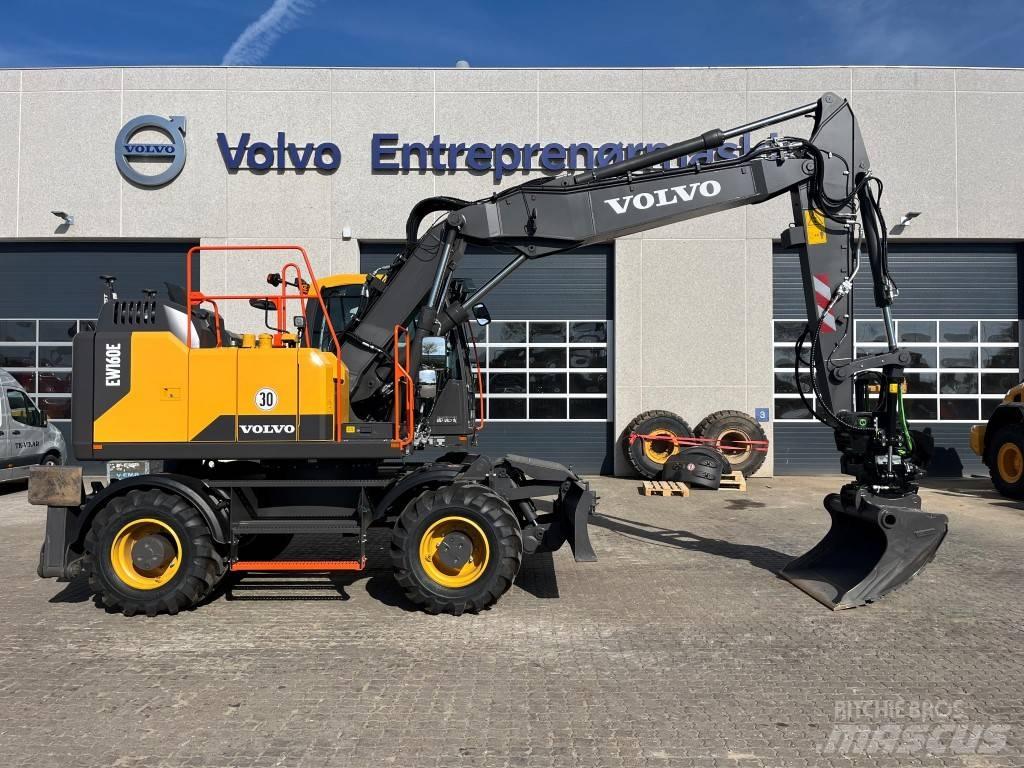 Volvo EW160E حفارات بعجل