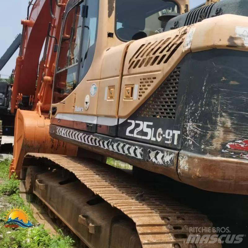 Hyundai 225lc-9t حفارات زحافة