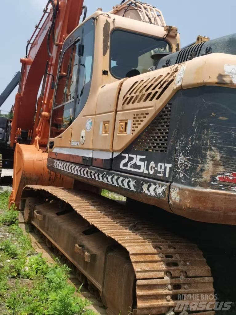 Hyundai 225lc-9t حفارات زحافة